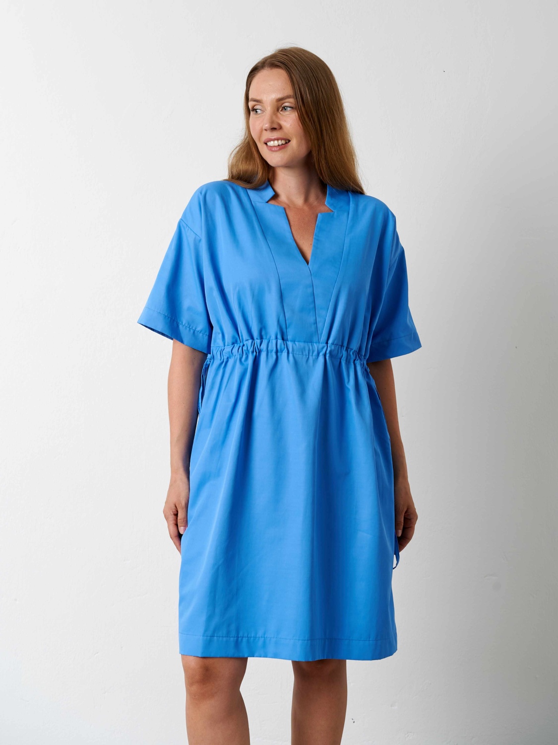 Платье с английским воротником (ярко-голубой, L)