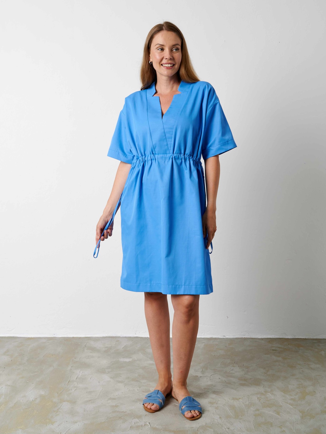 Платье с английским воротником (ярко-голубой, L)