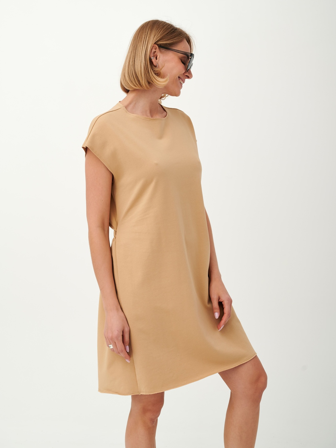 Платье-футболка с открытой спиной (XS-S, Песочный)
